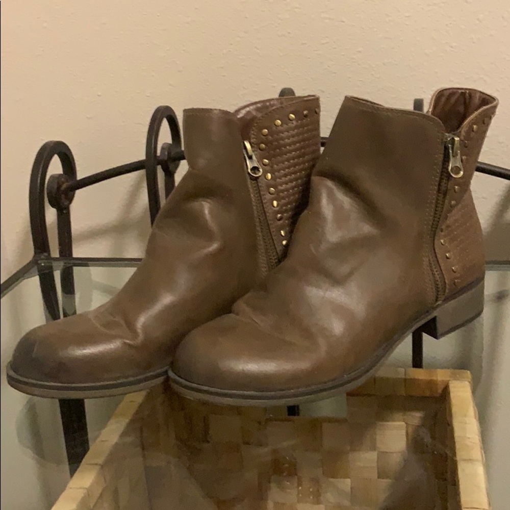 Women’s Fergalicious Ankle Boot Size 8.5